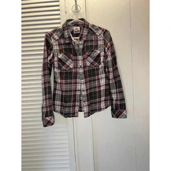 TNA Flannel - Picture 1 of 3